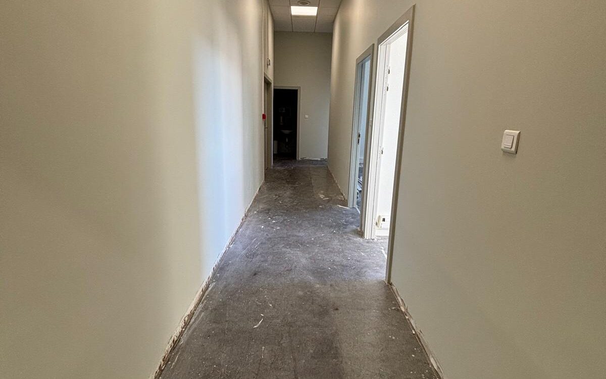 Rénovation complète de bureaux pour une agence de location de vélos à la gare de Mulhouse Saint-Louis