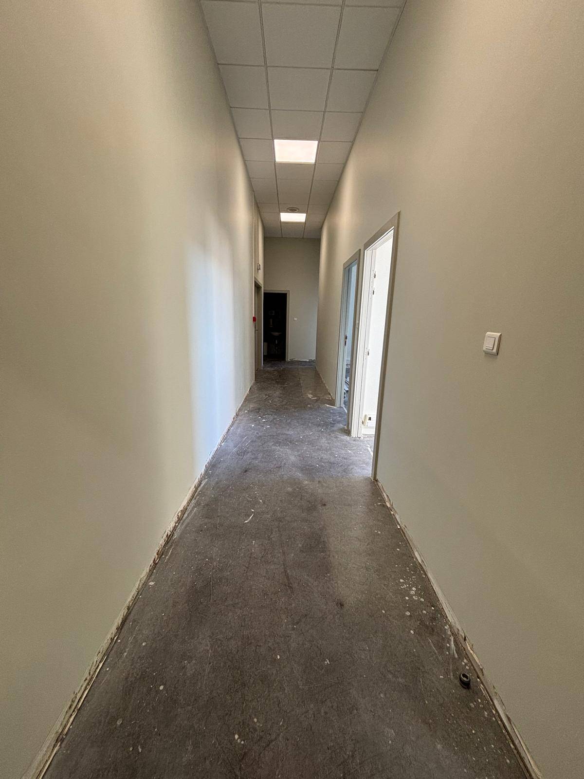 Rénovation complète de bureaux pour une agence de location de vélos à la gare de Mulhouse Saint-Louis