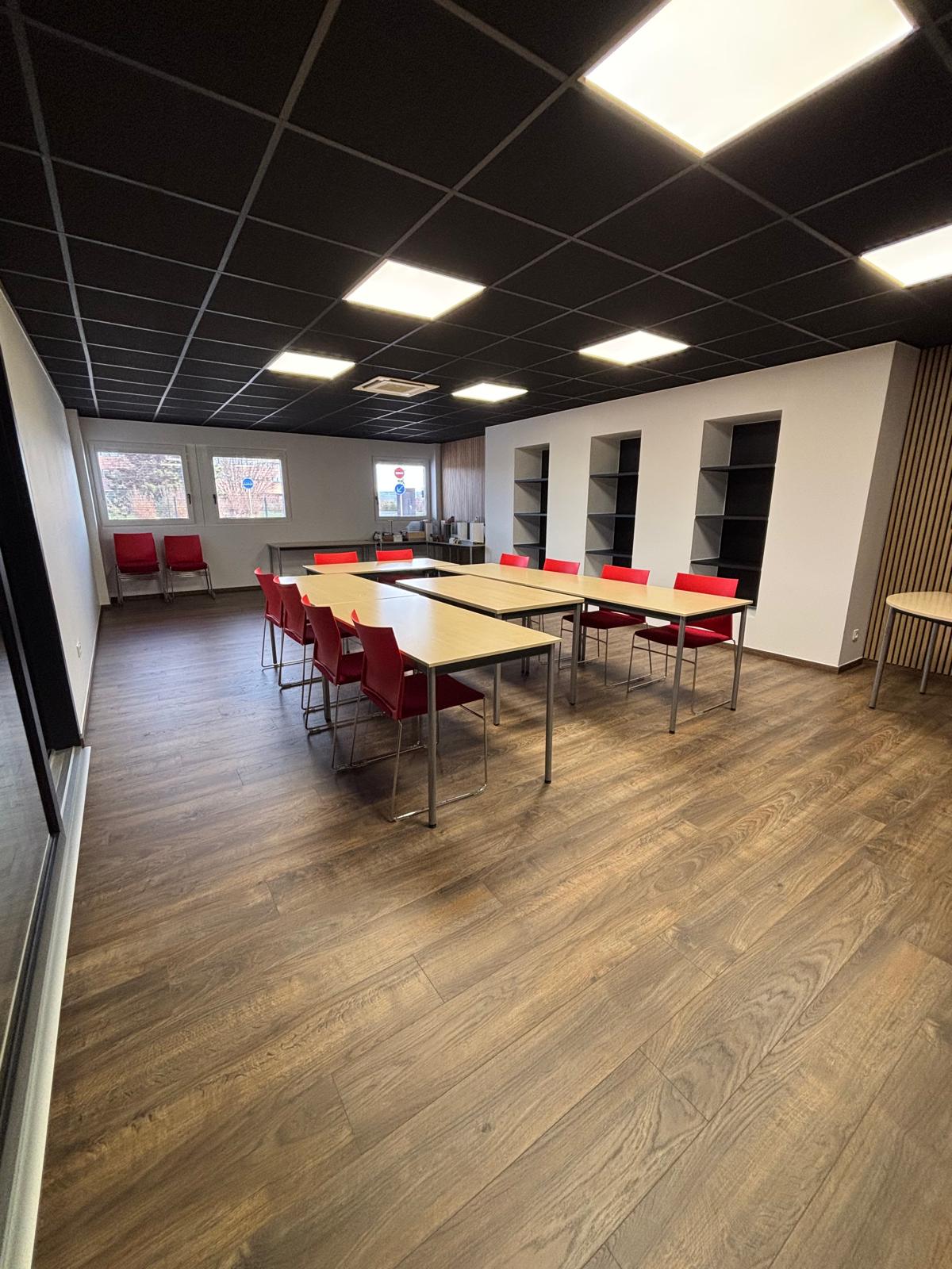 WHATSAPP IMAGE 2026 01 05 AT 14.31.25 14 | SF Concept Rénovation d’une salle de réunion dans un showroom / local commercial à Sausheim, secteur Mulhouse : un projet professionnel clé en main Riedisheim
